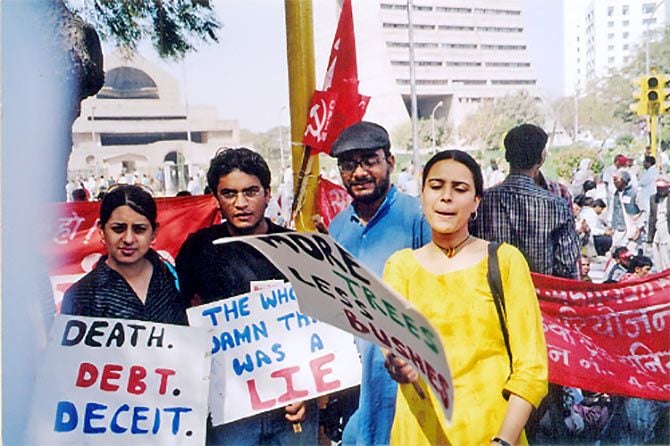 Swara Bhaskar protesting at JNU during her college days