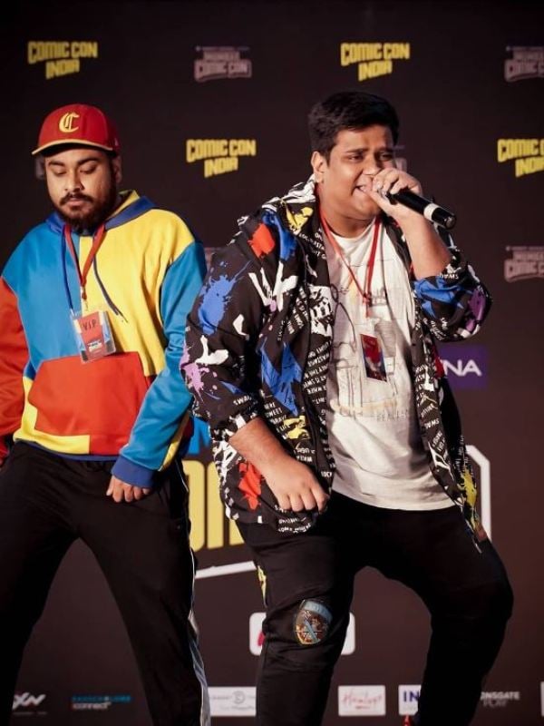 Talha Siddiqui (right) with Jasmeet Singh Bhatia during a live performance