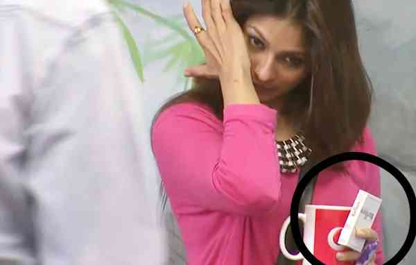 Tanishaa Mukerji smoking