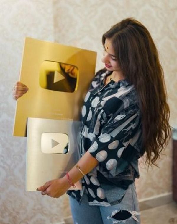 Tanu Rawat with her Creator Awards