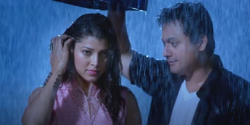 Tejaswini Pandit (as Bhairavi Bhanushali) and Swapnil Joshi (as Siddharth) in a still from the film 