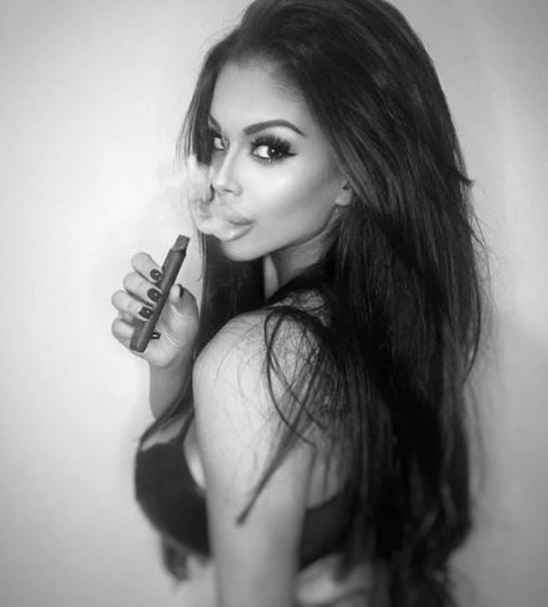 Teodora Yaneva smoking a vape