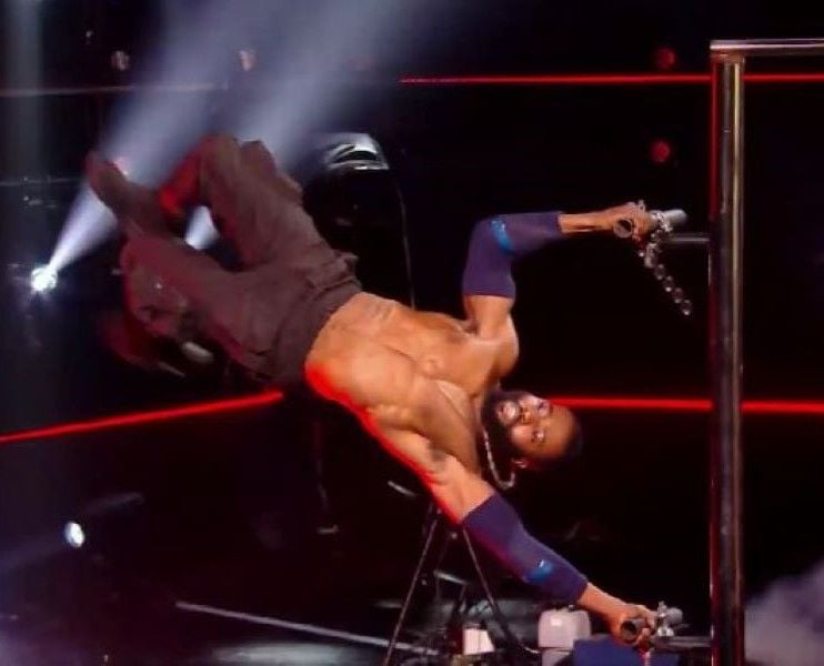 The Lyon Black during his performance in the La France a un incroyable talent