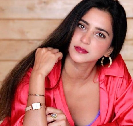 Tithi Raaj while advertising a watch on social media