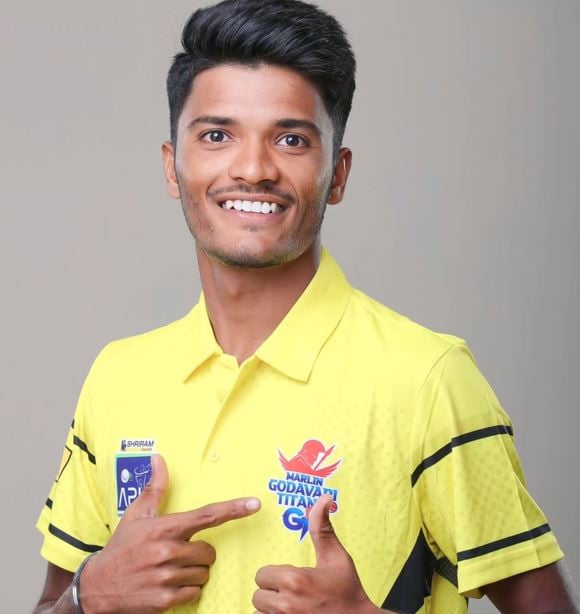 Tripurana Vijay in Godavari Titans jersey