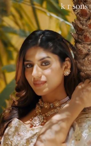 Trisha Shetty endorsing K R Sons Jewellers