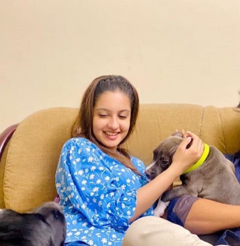 Tunisha Sharma with dogs