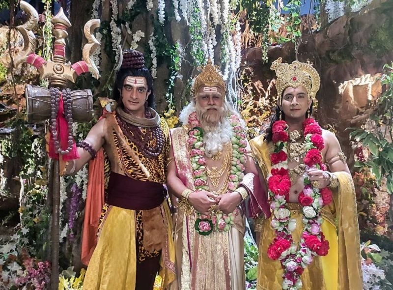 Tushar Kawale (right) while playing the role of Lord Vishnu in the TV show Jai Deva Shree Ganesha