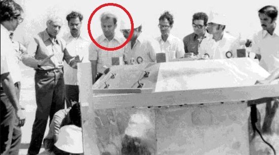 Udupi Ramachandra Rao training other scientists while making Aryabhata