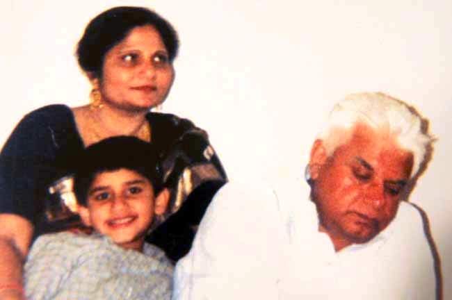 Rohit Shekhar Tiwari childhood photo with Ujjwala Sharma and ND Tiwari and her son Rohit in 1980s