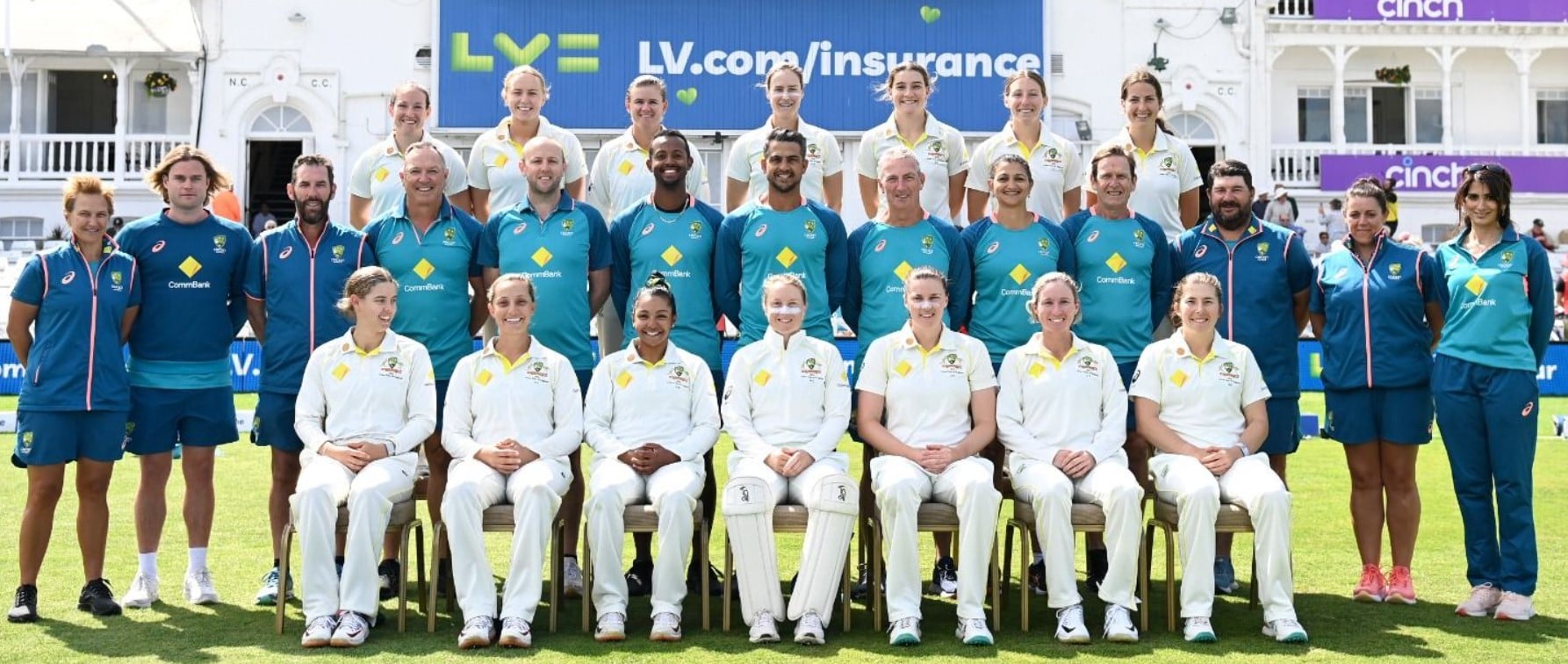 Urmila Rosario (middle row, fifth from right) with women