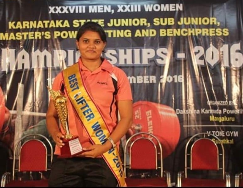 Usha Kumara during a powerlifting competition
