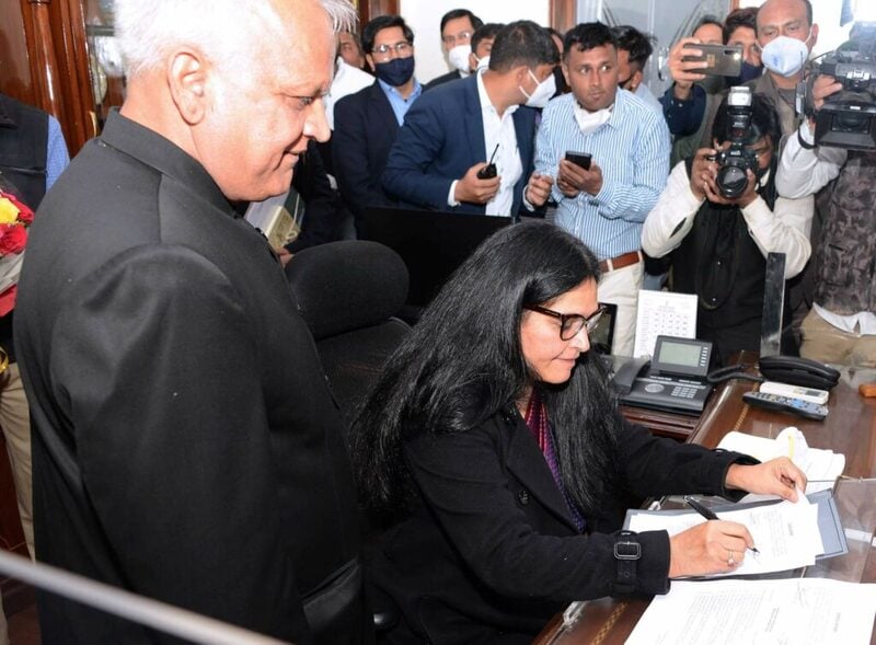 Usha Sharma signing in as the Chief Secretary of Rajasthan
