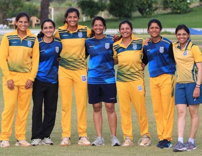 Utkarsha Pawar (third from right) with other players of Maharashtra