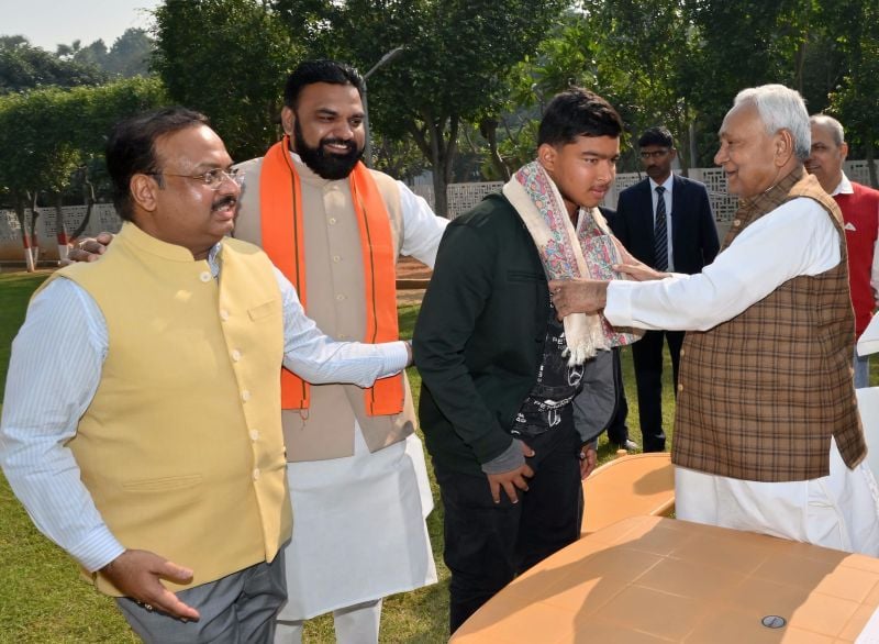 Vaibhav Suryavanshi being felicitated by CM Nitish Kumar