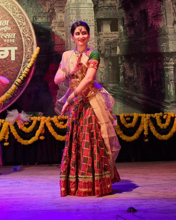 Vaidehi Parashurami while performing Kathak at an event