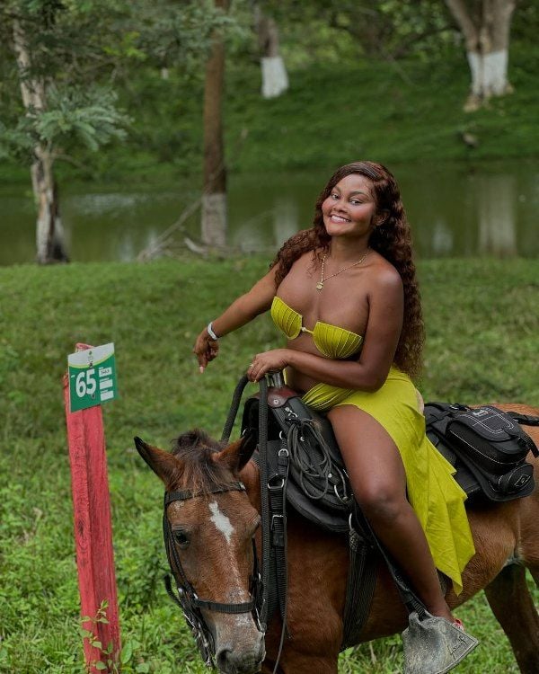 Valentina Ruiz while horse riding