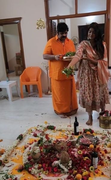 Venu Swamy performing pooja at actress Dimple Hayathi