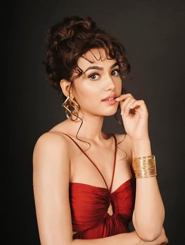 Vidhi Yadav in a photoshoot