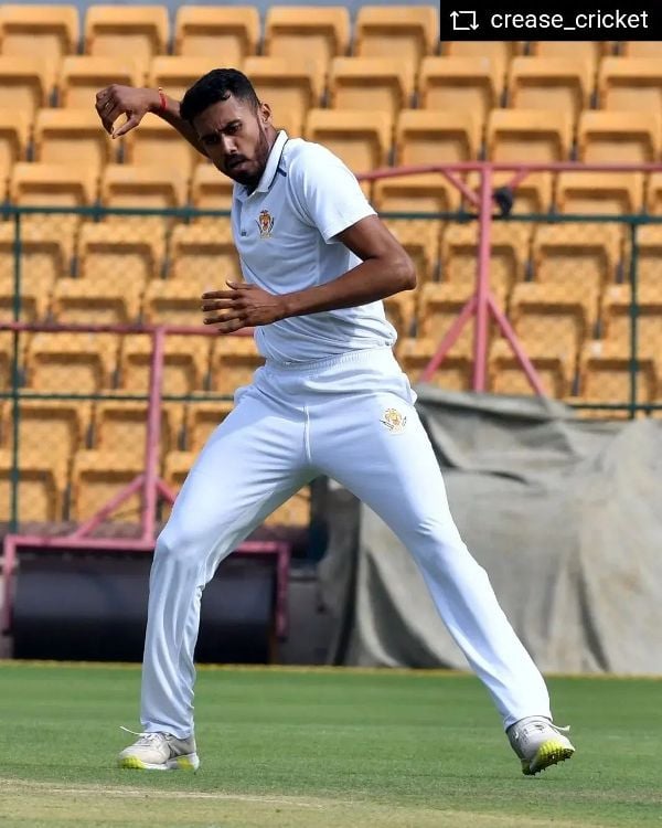 Vidwath Kaverappa celebrating after taking a wicket in a Ranji match