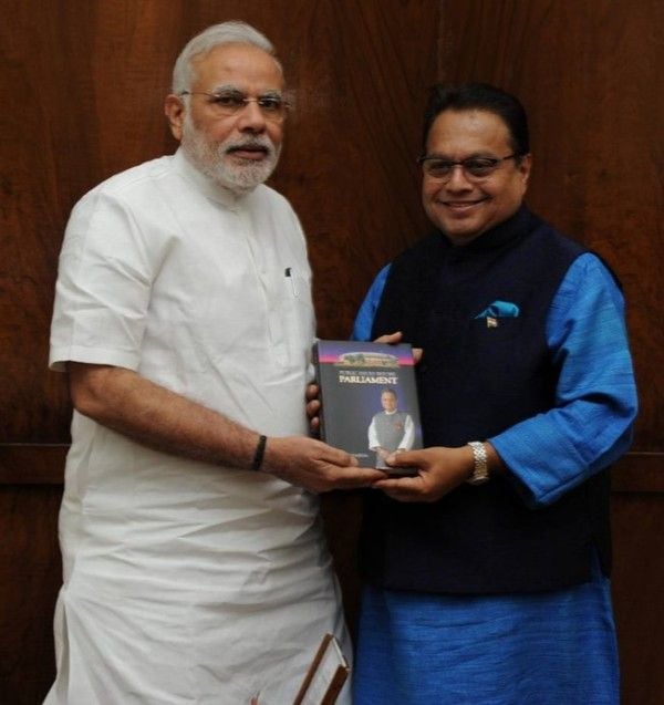 Vijay Darda with Narendra Modi during the release of one of his books