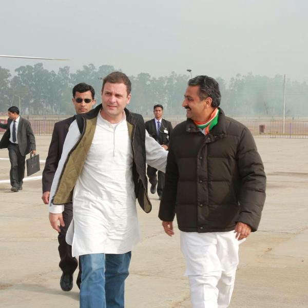 Vijay Inder Singla with Rahul Gandhi