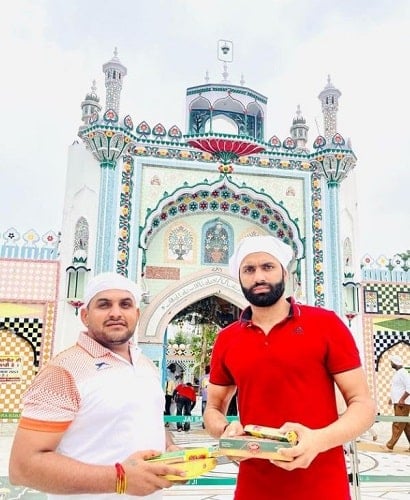 Vijay Malik at Dera Baba Murad Shah
