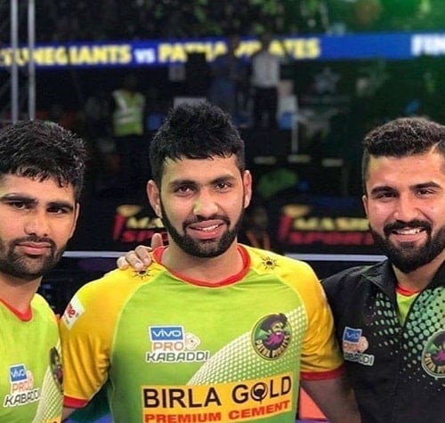 Vijay Malik with Patna Pirates members