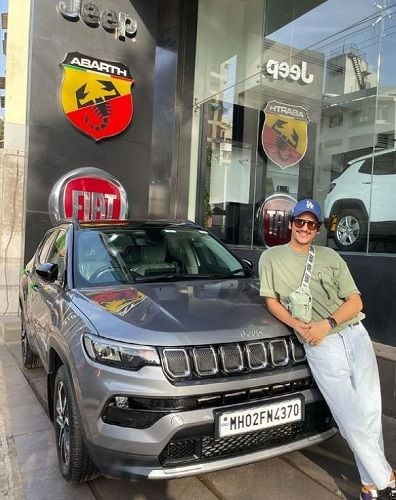 Vijay Varma with his car