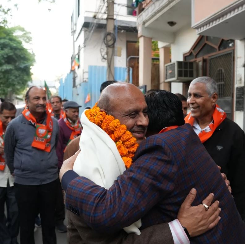 Vijender Gupta during election campaigning
