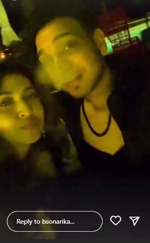 Vikas Parashar with Sonarika Bhadoria smoking Hookah