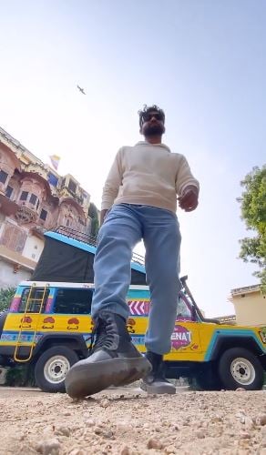 Vikram Bakshi in Caravan Chronicles