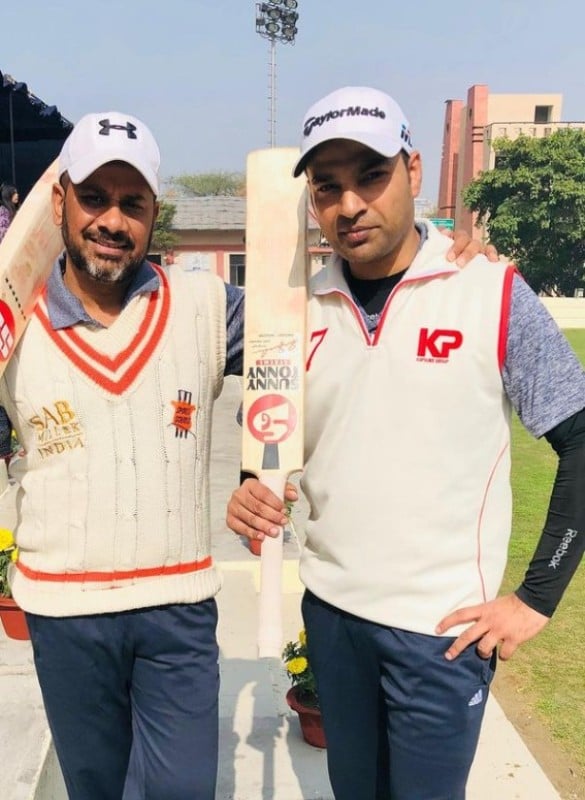 Vikrant Gupta (left) while playing for the Aaj Tak cricket team