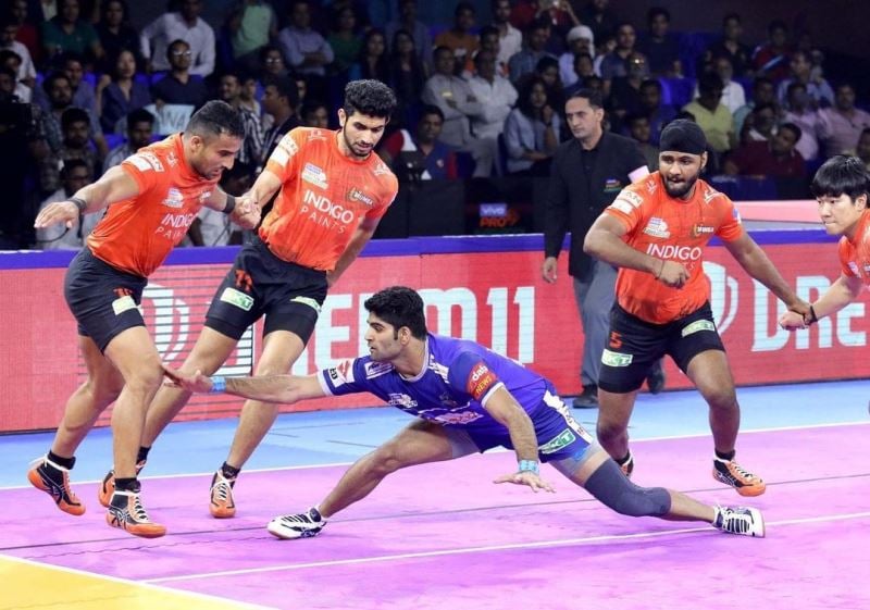 Vinay while raiding in a match against U Mumba in PKL season 7