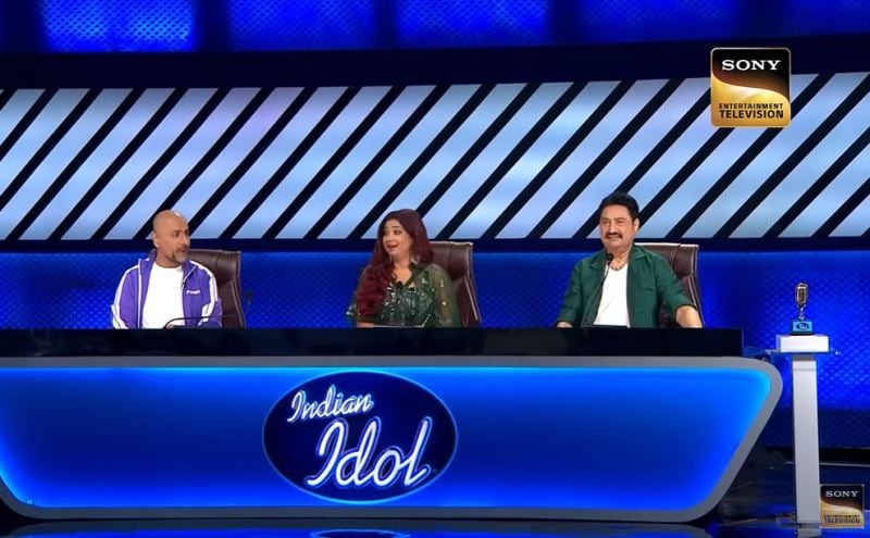 Vishal Dadlani (left), Shreya Ghoshal (centre), and Kumar Sanu (right) as judges in the reality show 