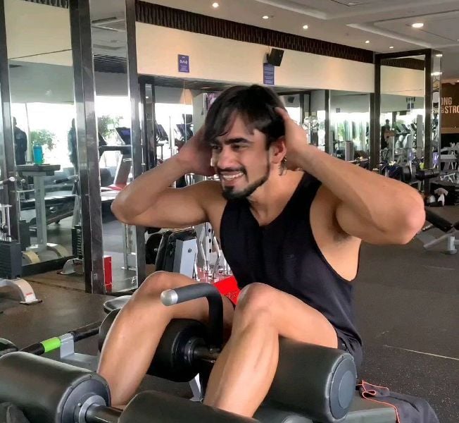 Vishal Pinjani while working out in a gym 