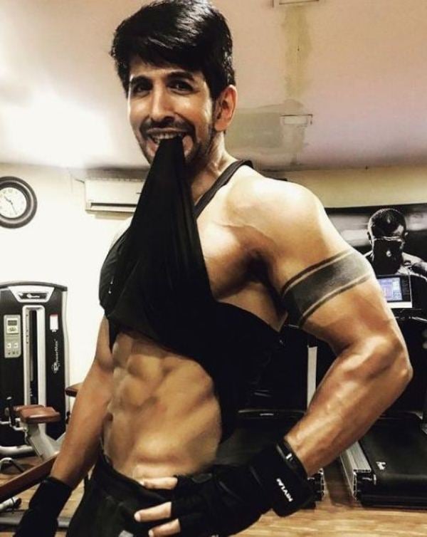 Vishal`s six-pack abs