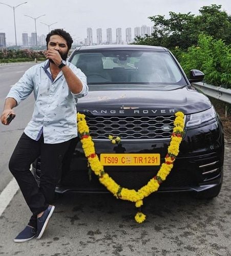 Vishwak Sen with his car 