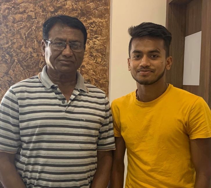 Vivek Sagar Prasad with his mentor Ashok Kumar Dhyanchand