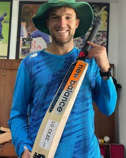 Wiaan Mulder after signing the sponsorship deal with New Balance brand