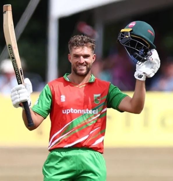 Wiaan Mulder playing for Leicestershire Cricket Club