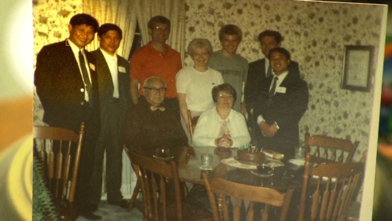 Xi Jinping (extreme left) with other members of the CCP in Iowa in 1985