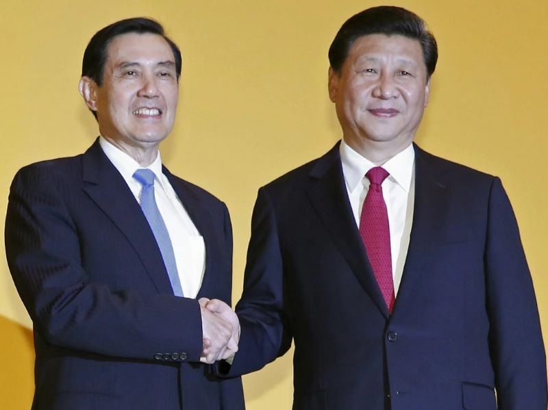 Xi Jinping with the then-Taiwanese President during a meeting