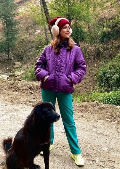 Yami Gautam with a dog