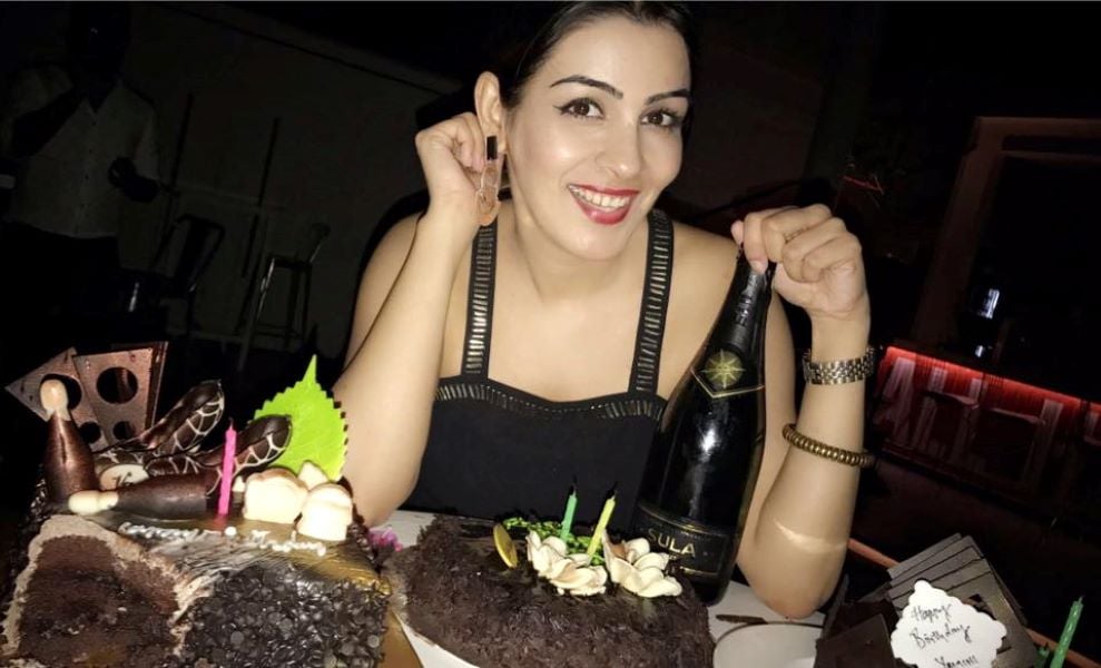 Yamini Malhotra drinking Champagne
