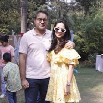 Yashna Bahl with her husband during a trip