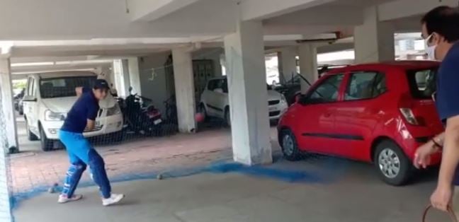 Yastika practicing with her father during lockdown