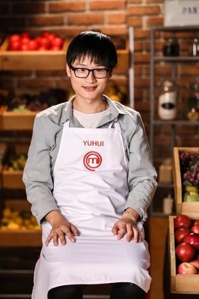 Yuhui Lee in a still from the Chilean TV competitive cooking show titled 
