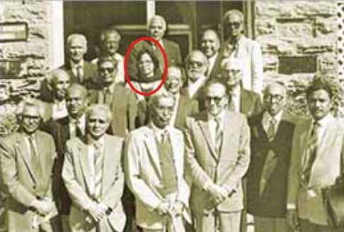 Zubeida Mustafa posing with Dawn’s editorial board in the 1970’s