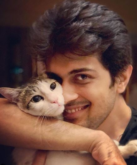 Raunaq Kamdar with his pet cat